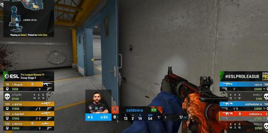 校园爱情的意外碰撞：瓦学弟与go学长的甜蜜瞬间