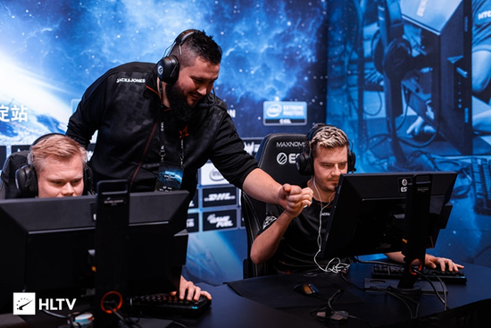 荣耀GT亮相助力年轻用户体验科技新潮流